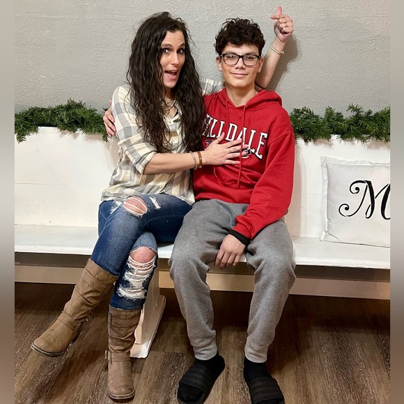 Meet your Posher, MJ - Picture 2 of 12